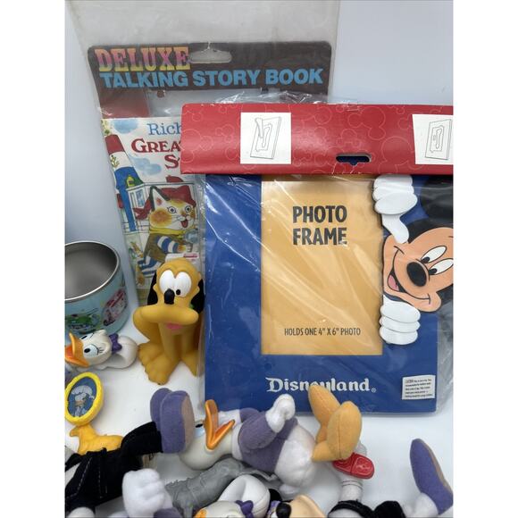 Vintage Toy Lot Disney Trinkets Amongst Others - Picture 4 of 8